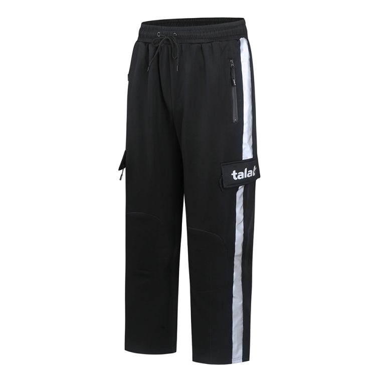 Cómodo pantalón de trabajo negro con rayas laterales blancas y múltiples bolsillos, ideal para entornos de trabajo industriales o al aire libre. Diseño duradero y funcional para uniformes profesionales.