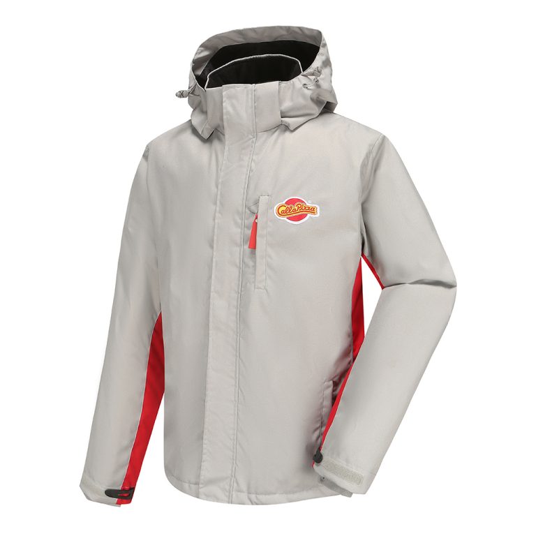 Chaqueta de trabajo gris resistente al agua con detalles en rojo, capucha y bolsillo delantero para personalizar la marca de Sha, fabricante chino líder en uniformes de trabajo personalizados.