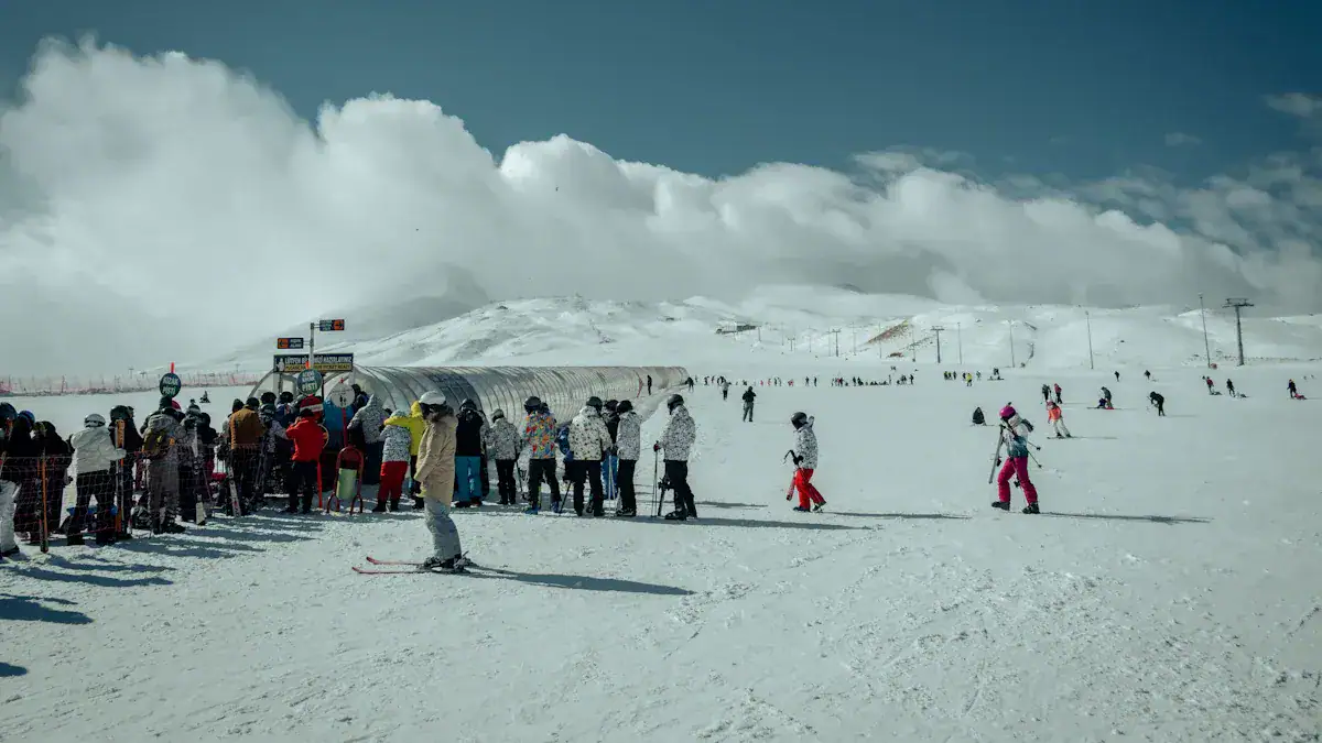 Affordable custom winter ski uniforms and outdoor workwear made in China for snow sports and winter safety gear. Expert manufacturer of high-quality, personalized apparel for extreme cold conditions.